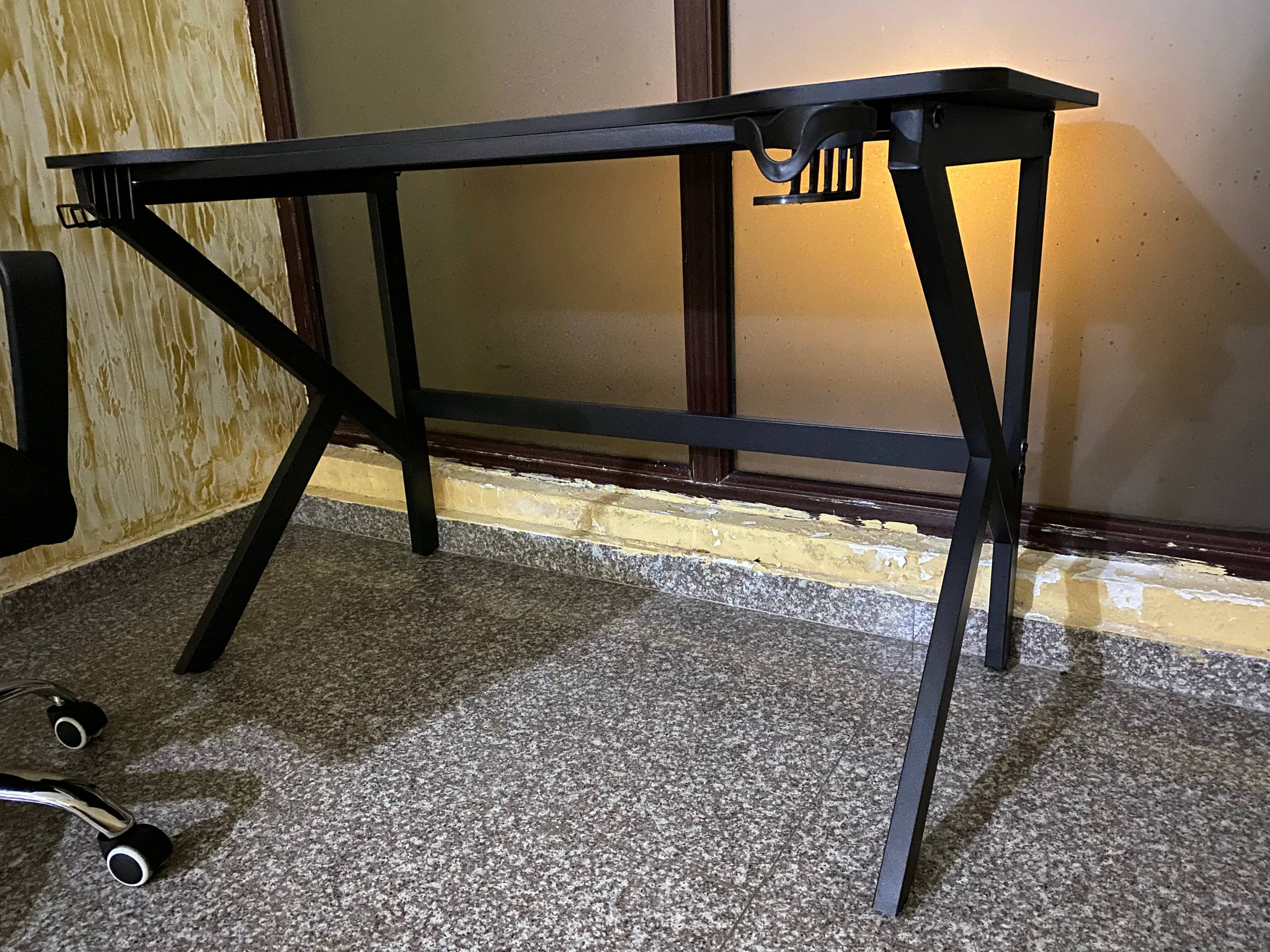 Кресло офисное + стол 120x60 см