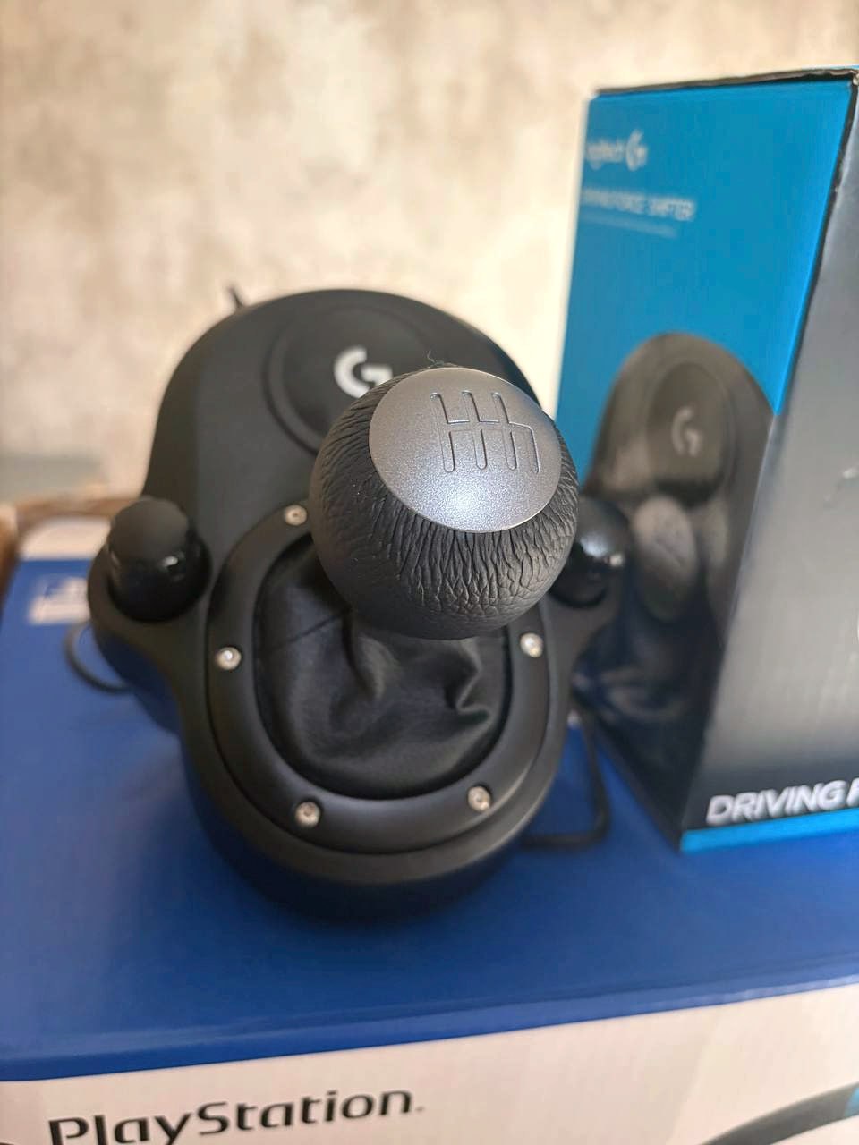Logitech G29 + коробка передач Driving Force Shifter