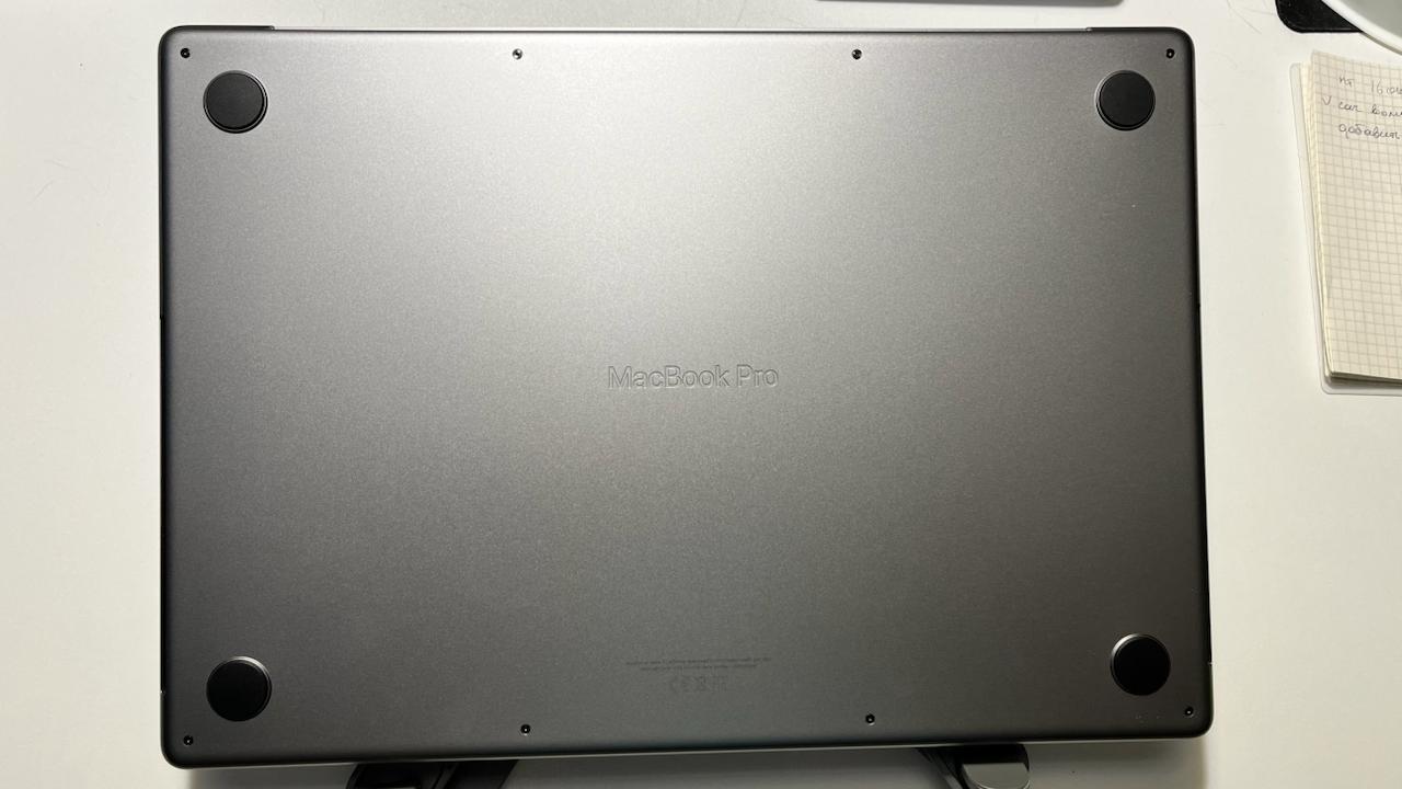 MacBook Pro 16" (2021) M1 Pro 16/512 ГБ