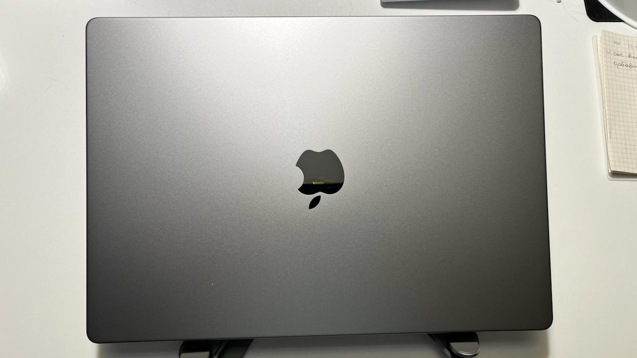 MacBook Pro 16" (2021) M1 Pro 16/512 ГБ