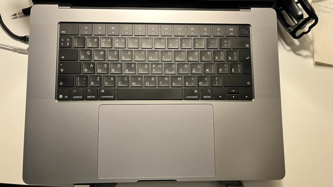 MacBook Pro 16" (2021) M1 Pro 16/512 ГБ