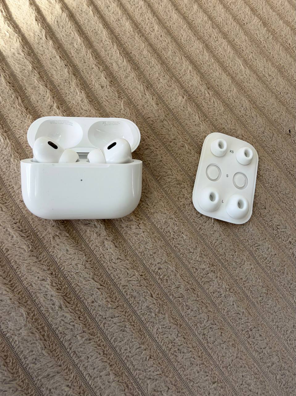 iPhone 14 Pro 128 ГБ + AirPods Pro 2 + кабели Lightning и Type-C