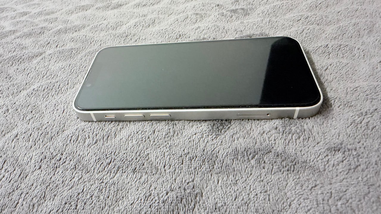 iPhone 13 mini 128 ГБ (Starlight)