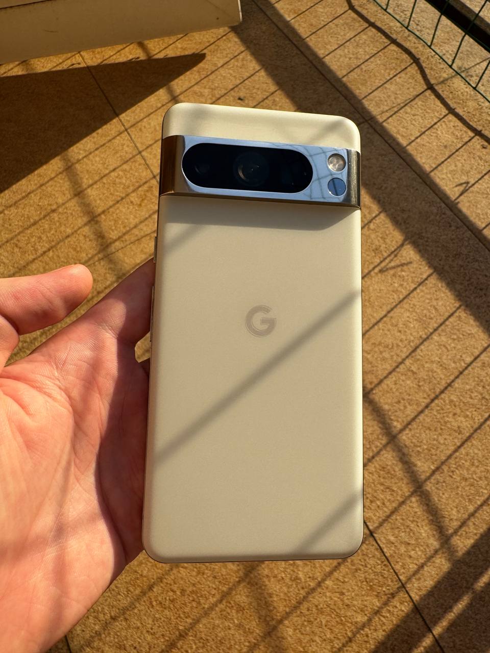 Google Pixel 8 Pro, 1200 лари