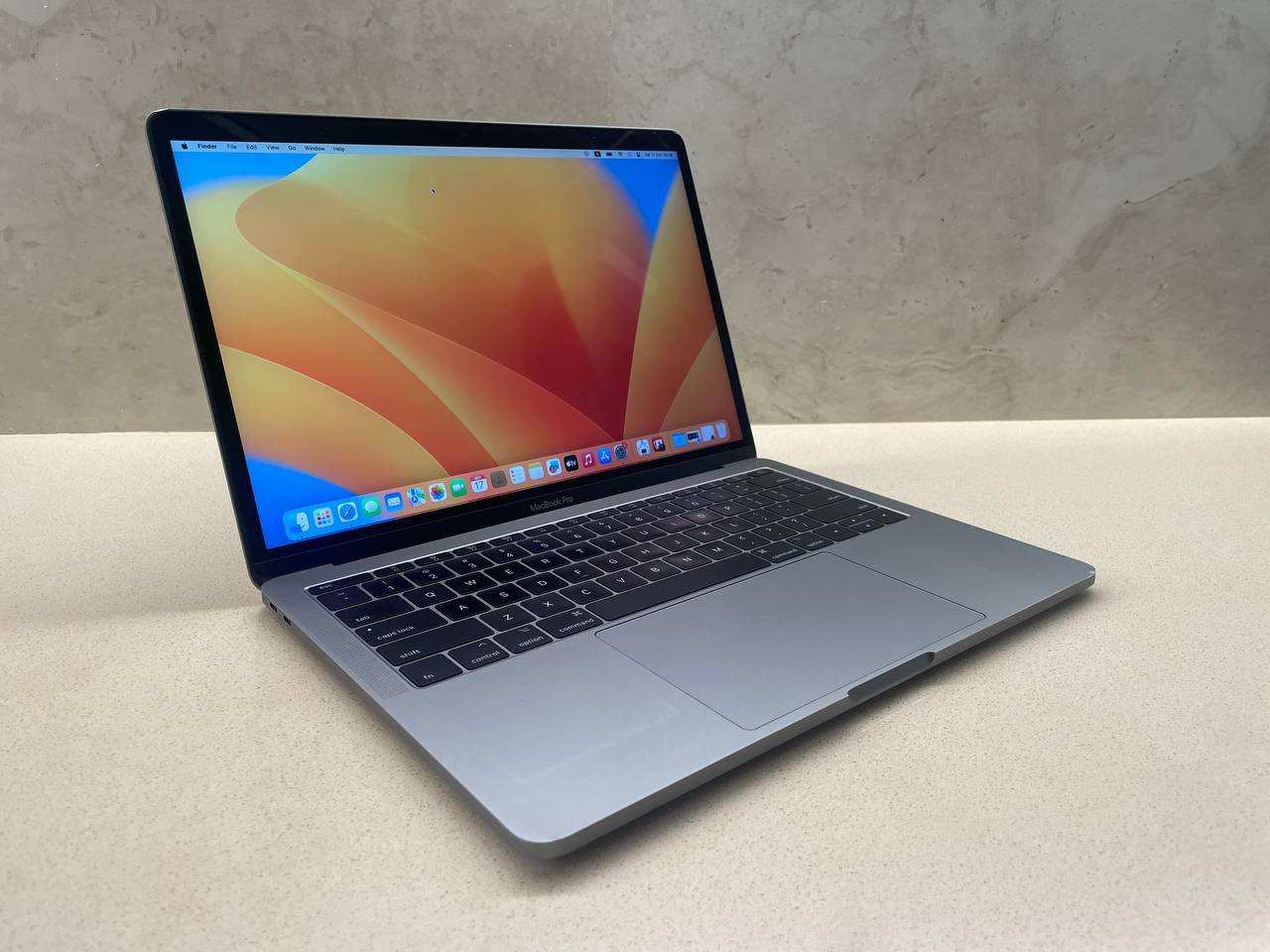 MacBook Pro 13″ (2017), 8 ГБ RAM, SSD 256 ГБ