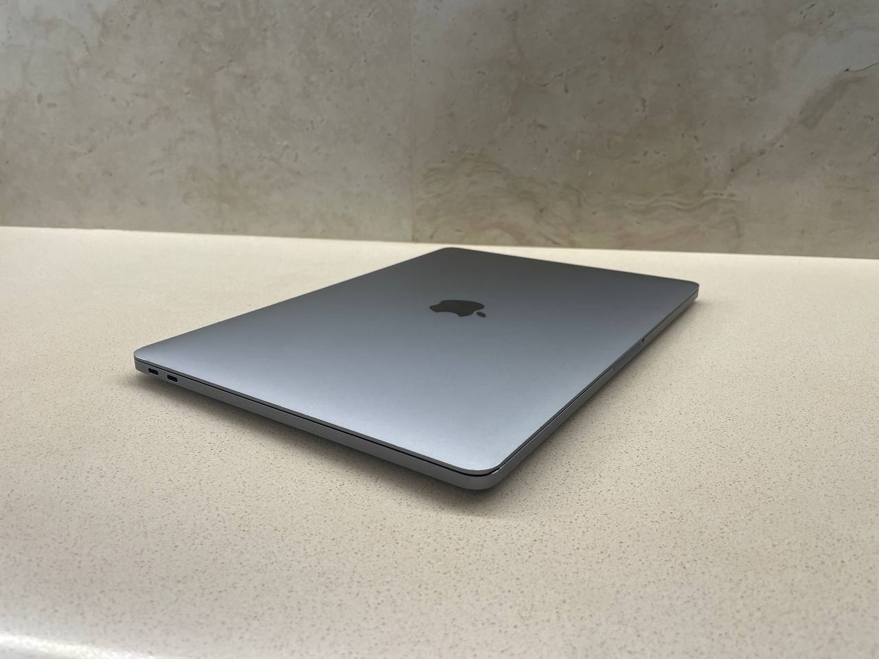 MacBook Pro 13″ (2017), 8 ГБ RAM, SSD 256 ГБ