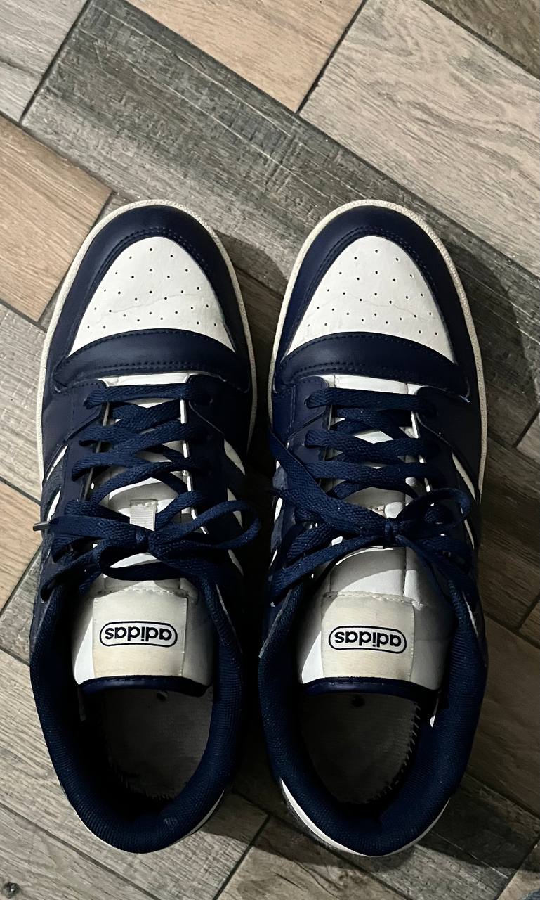 Кроссовки Adidas, размер 44