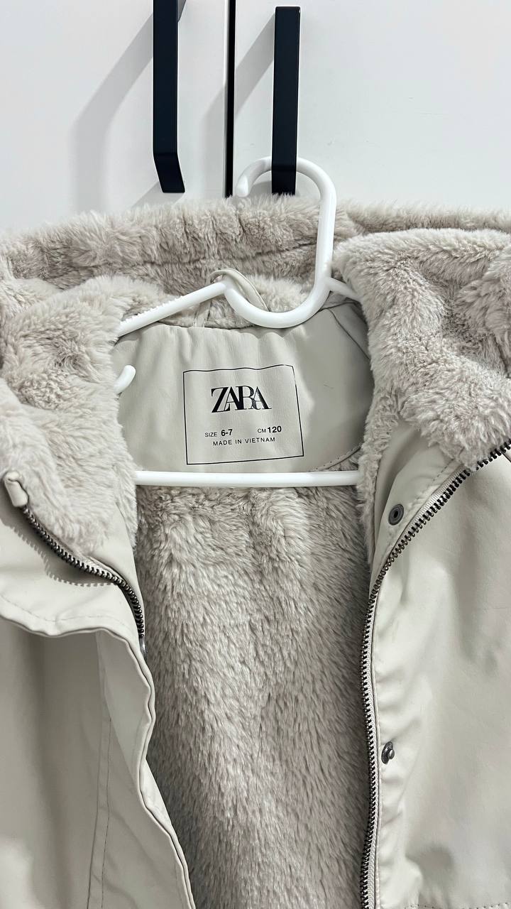 Непромокаемая парка ZARA с мехом, 6-7 лет