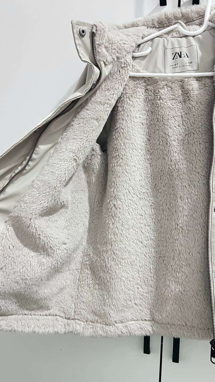 Непромокаемая парка ZARA с мехом, 6-7 лет