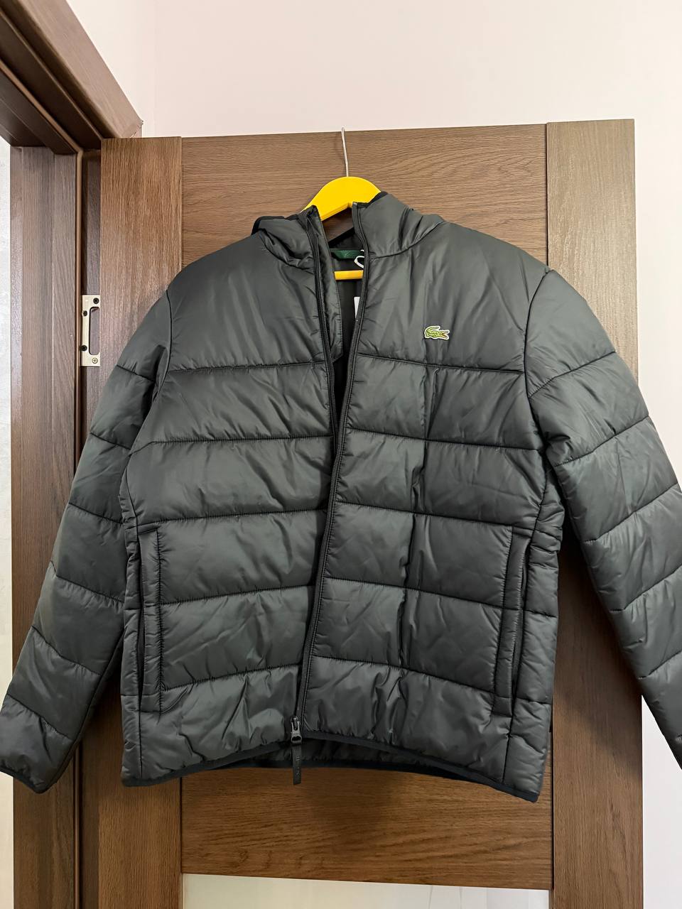 Куртка мужская Lacoste, размер M (маломерит)