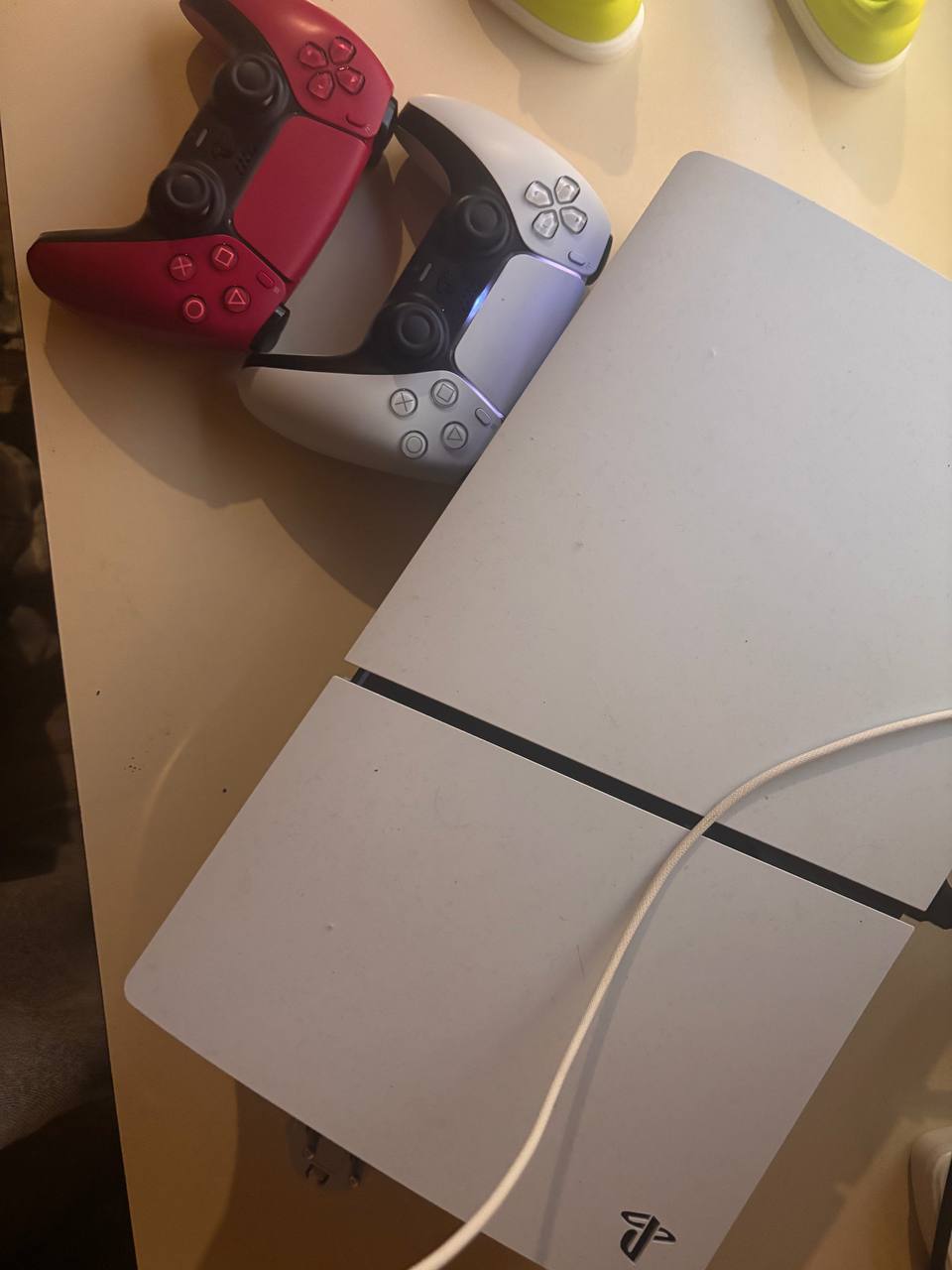 PlayStation 5 Slim 1TB + 2 контроллера DualSense