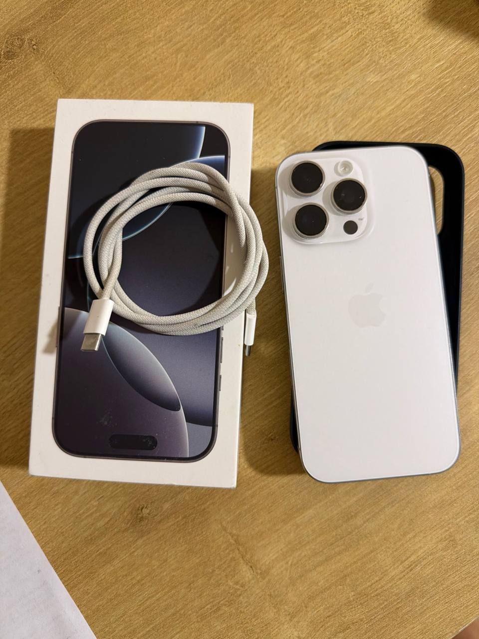 iPhone 16 Pro 128 GB White