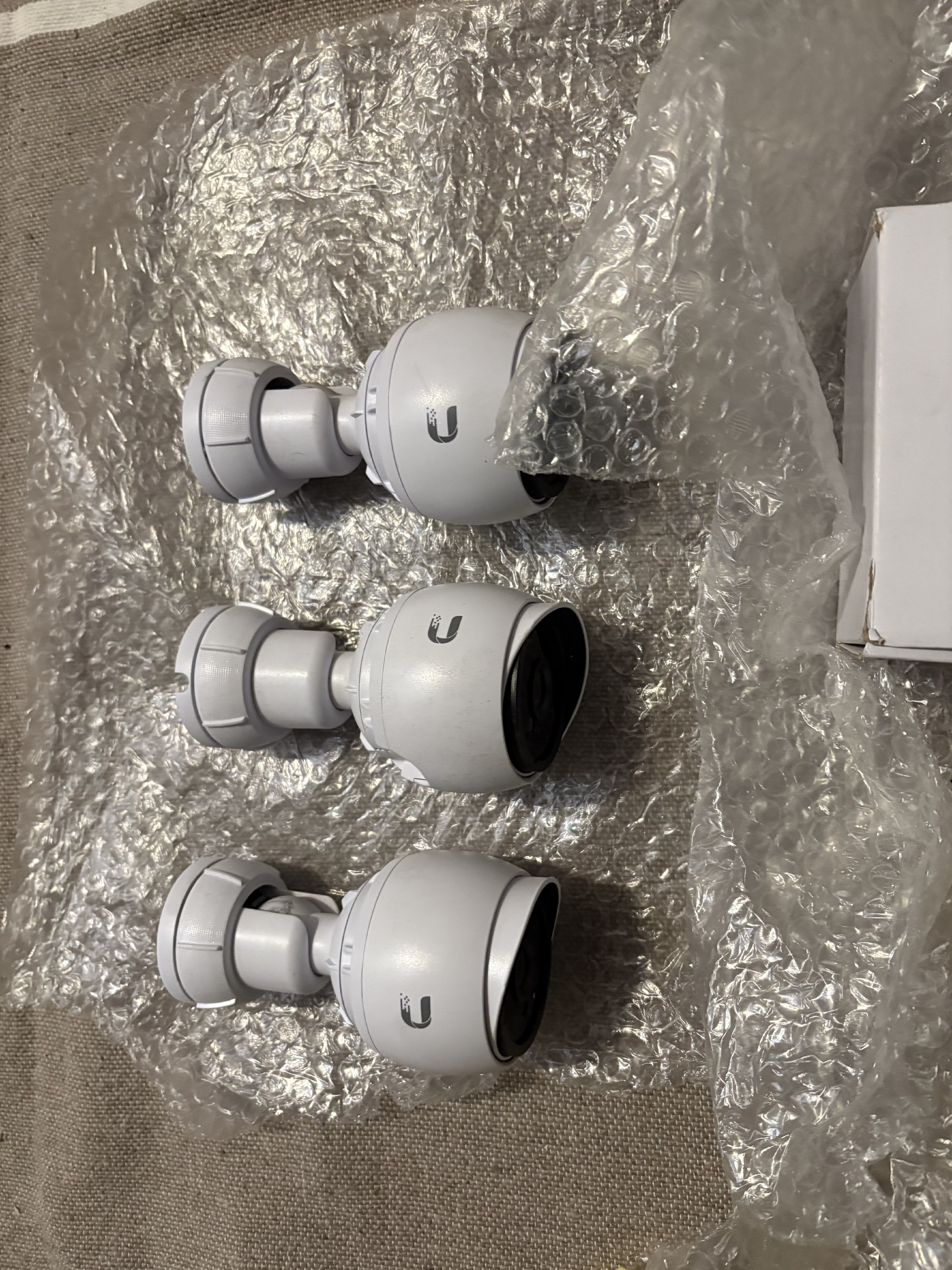 Камеры видеонаблюдения UniFi Bullet — 3 шт