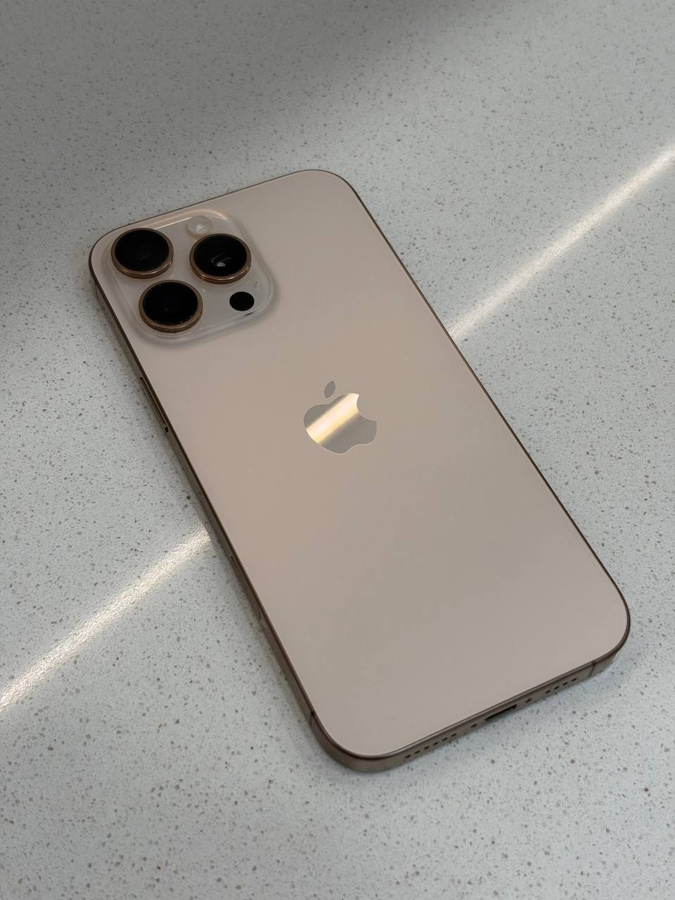 iPhone 16 Pro Max 512 ГБ e-SIM