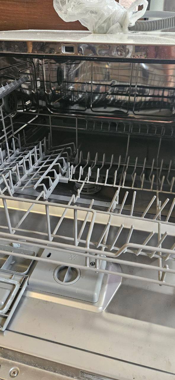 Посудомоечная машина Electrolux ESF2400OW