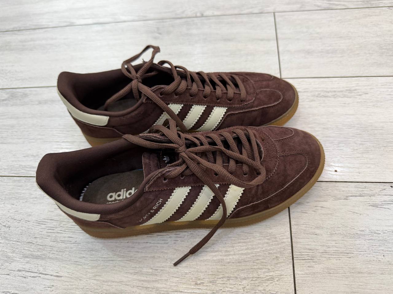 Adidas Spezial кроссовки, 40 размер, новые