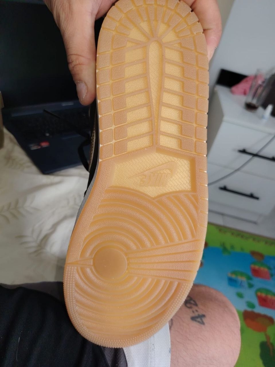 Кроссовки Jordan 1 Mid Metallic Gold