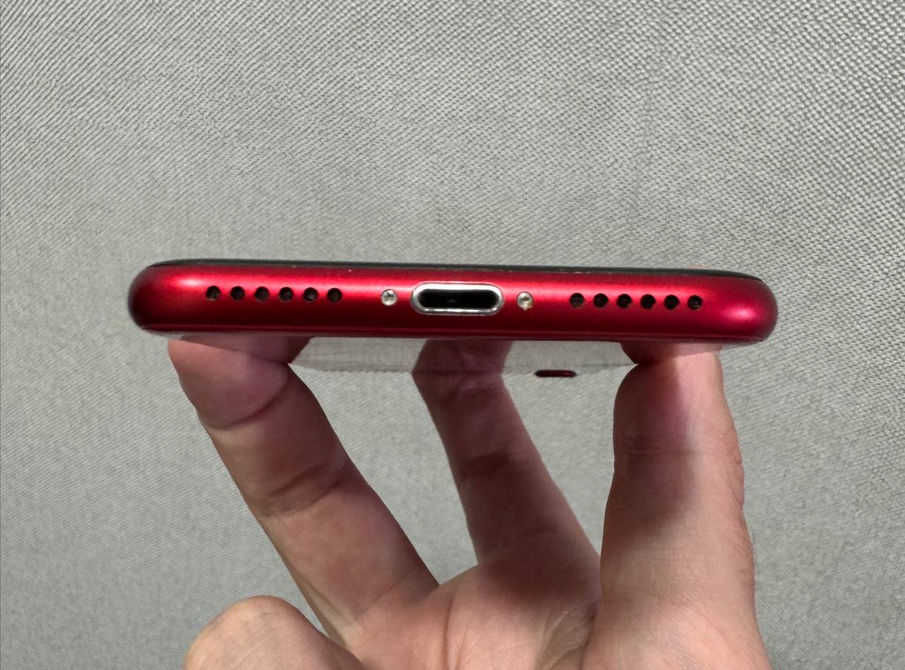 iPhone 8 Red 64 ГБ