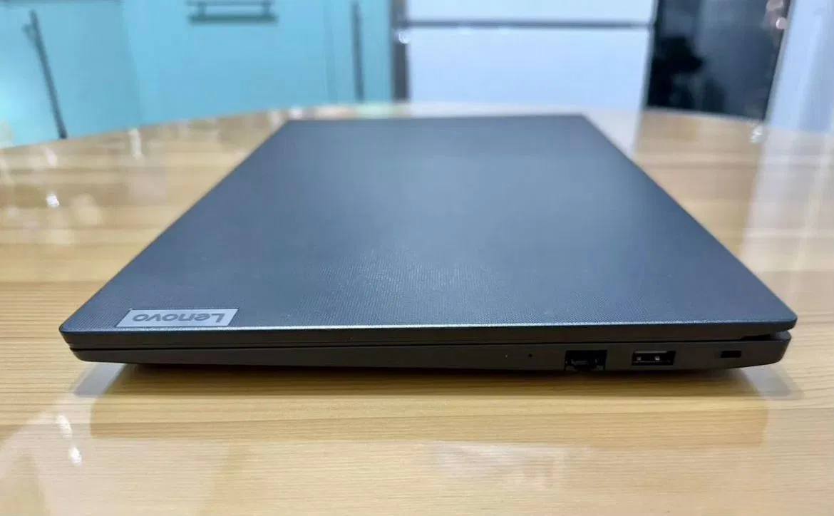 Ноутбук Lenovo V15