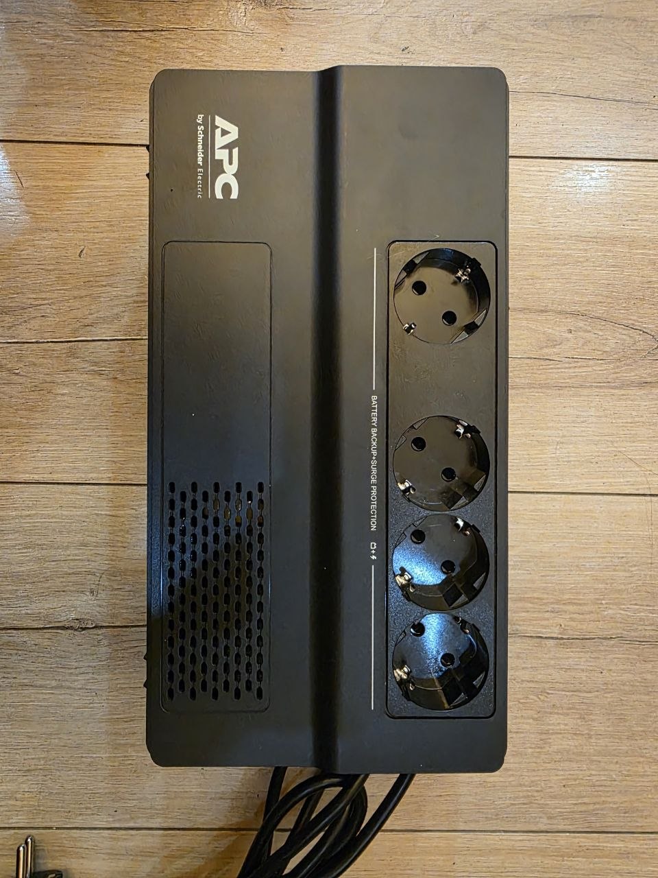 ИБП APC Easy UPS BV1000I-GR