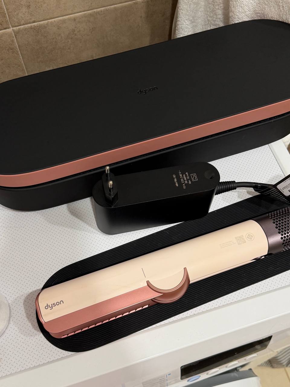 Dyson Airstrait розовый