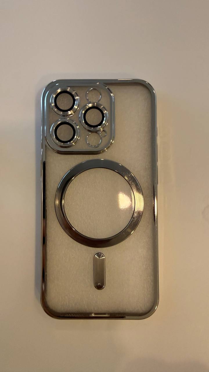 Комплект аксессуаров для iPhone 15 Pro: 2 чехла и 2 защитных стекла