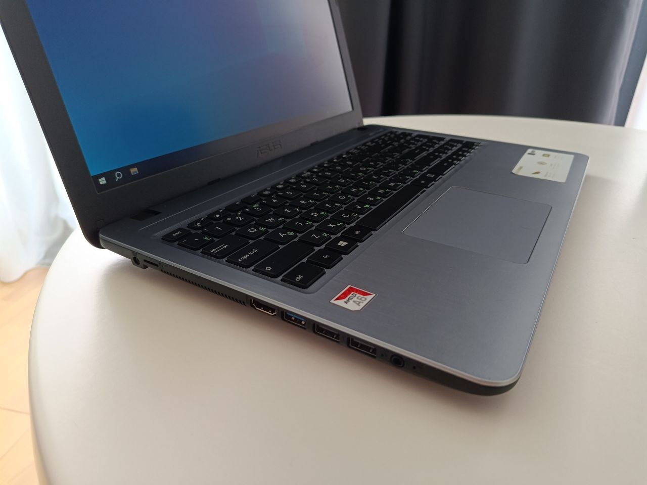 Ноутбук ASUS VivoBook (AMD A6-9225, 8 ГБ, 1 ТБ)
