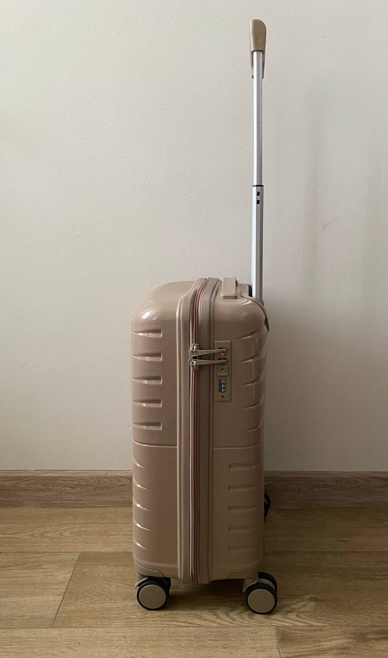 Чемодан 55×36×24 см