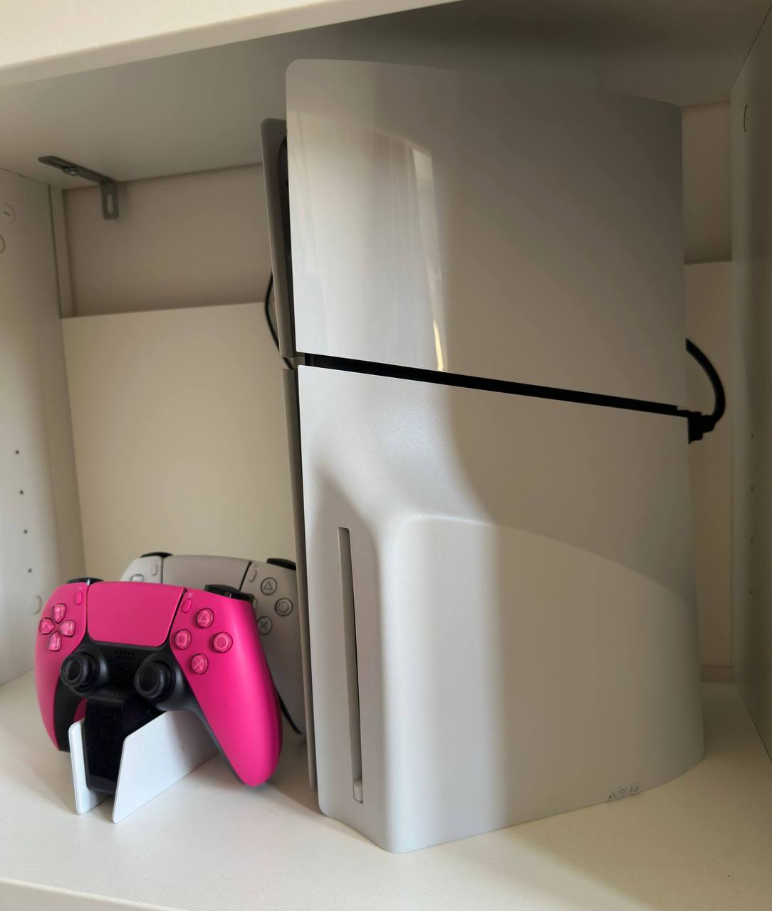 PlayStation 5 Slim 1TB с дисководом + 2 джойстика и зарядка
