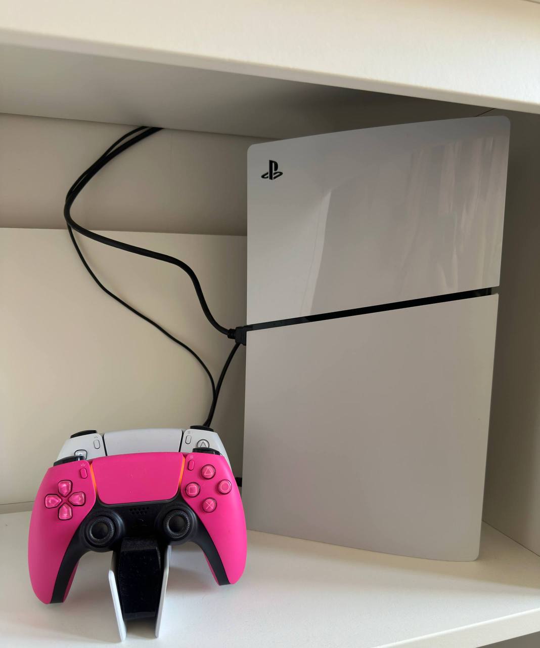 PlayStation 5 Slim 1TB с дисководом + 2 джойстика и зарядка