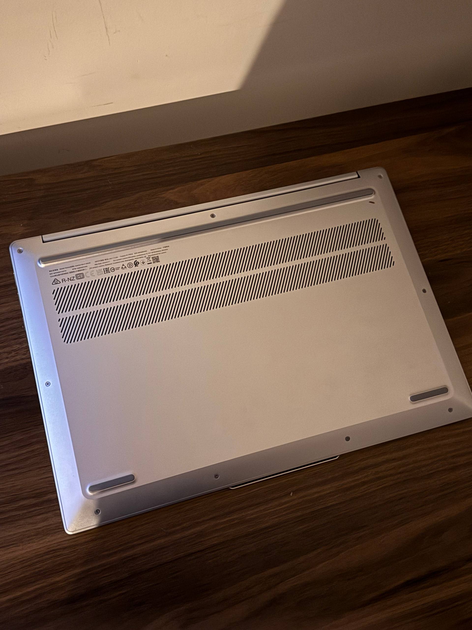Lenovo IdeaPad Slim 5 16IAH8 (83BG001CRA)