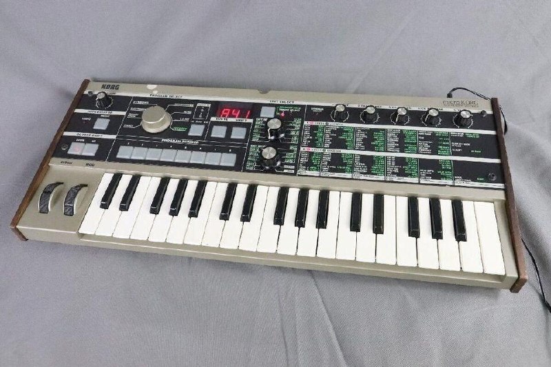 Аналоговый синтезатор Korg microKORG