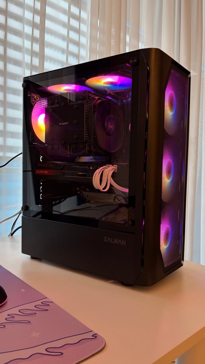 Игровой компьютер AMD Ryzen 7 5700X + Radeon RX 7800 XT с монитором SANC G7c II