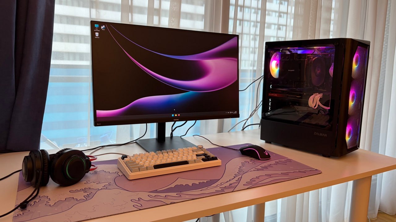 Игровой компьютер AMD Ryzen 7 5700X + Radeon RX 7800 XT с монитором SANC G7c II