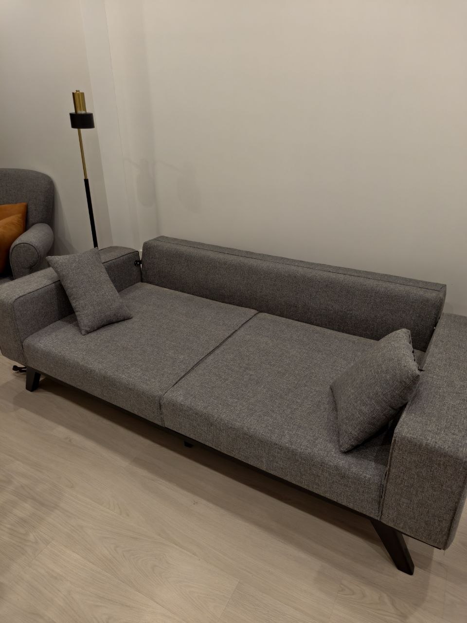 Диван с откидной спинкой, 220 см