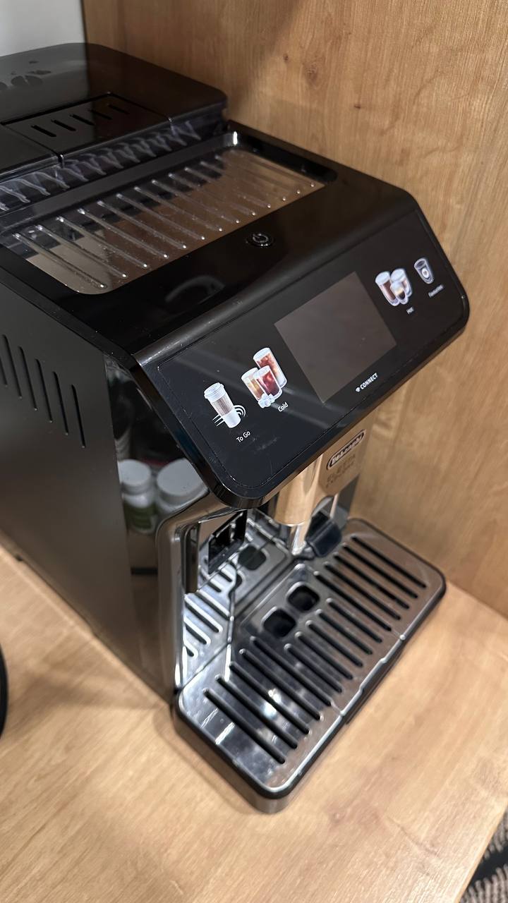Кофемашина DeLonghi Eletta Explore ECAM450.65.S