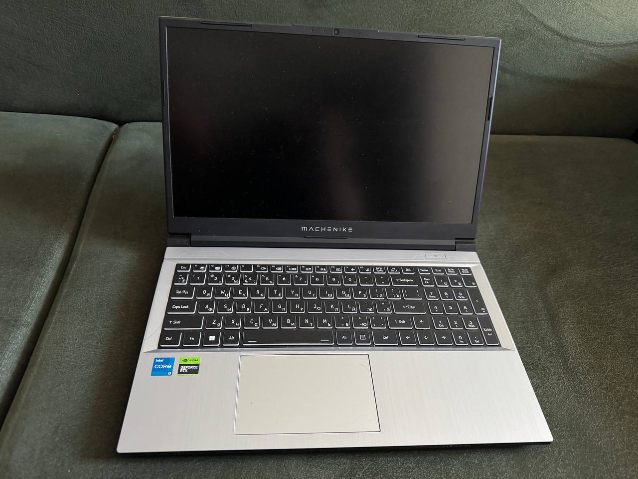 Ноутбук 15 дюймов, новый, 650$