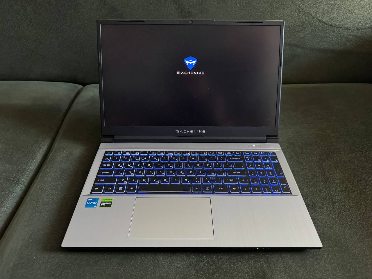Ноутбук 15 дюймов, новый, 650$