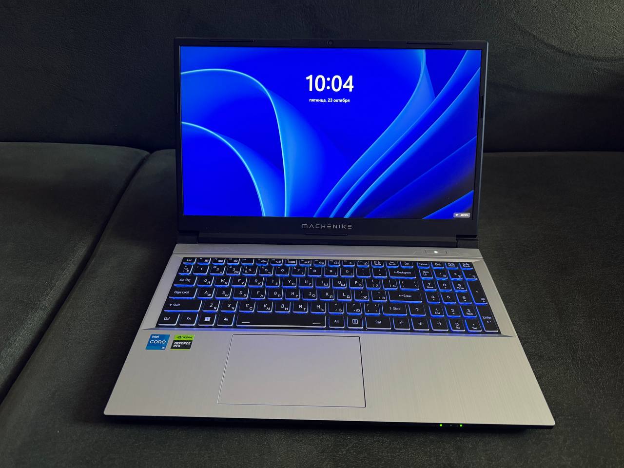 Ноутбук 15 дюймов, новый, 650$