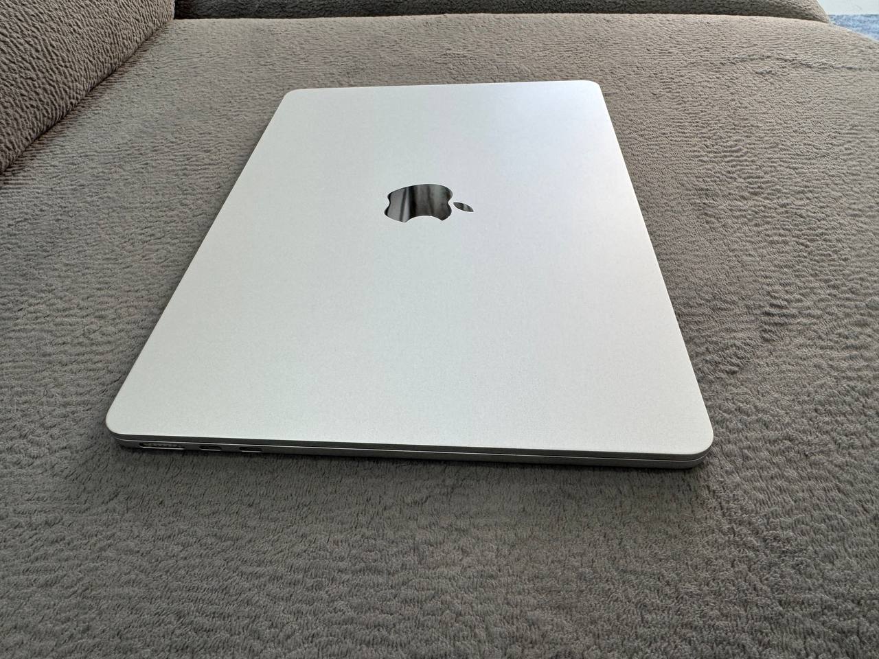 MacBook Air 13" M4 2025, 16/256 ГБ