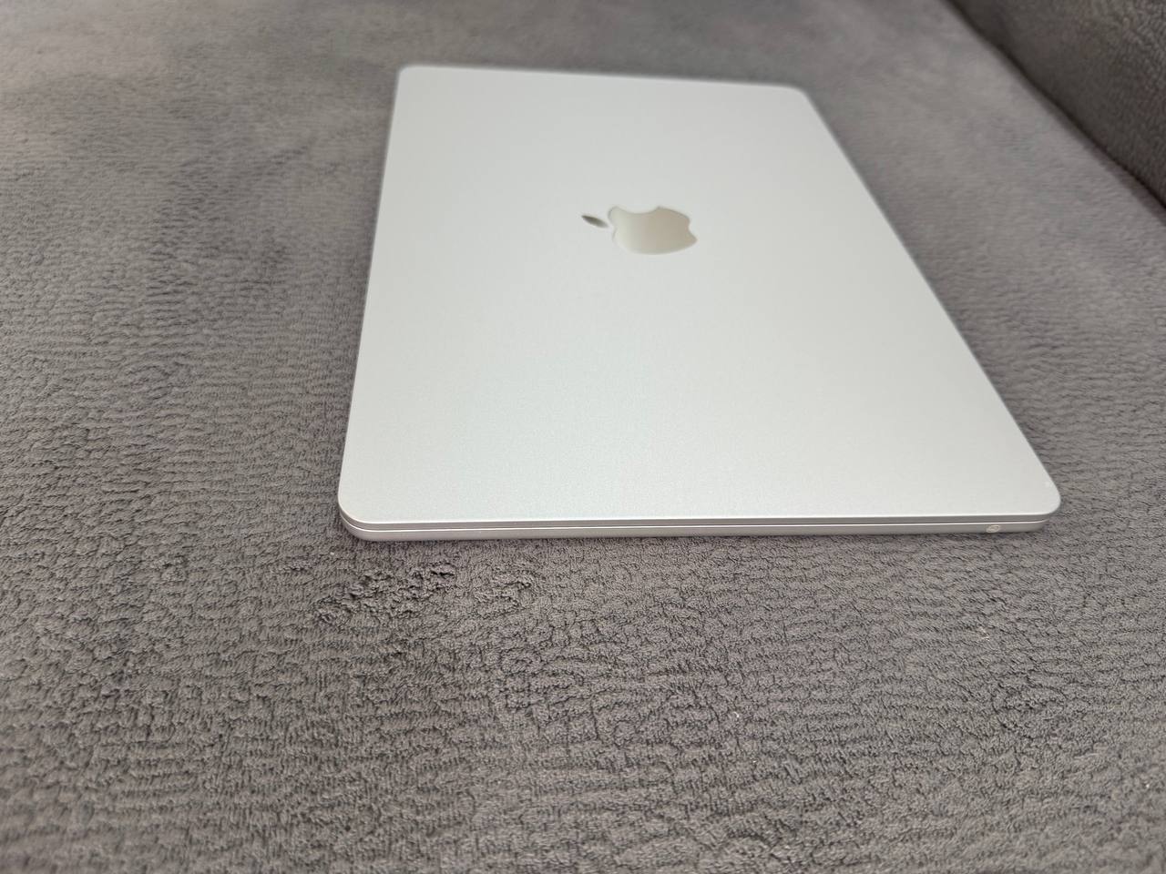MacBook Air 13" M4 2025, 16/256 ГБ
