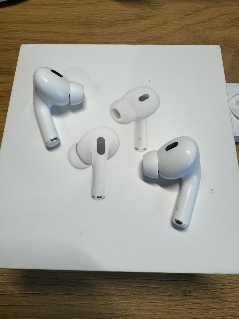 Apple AirPods Pro 2 (Lightning, MagSafe)