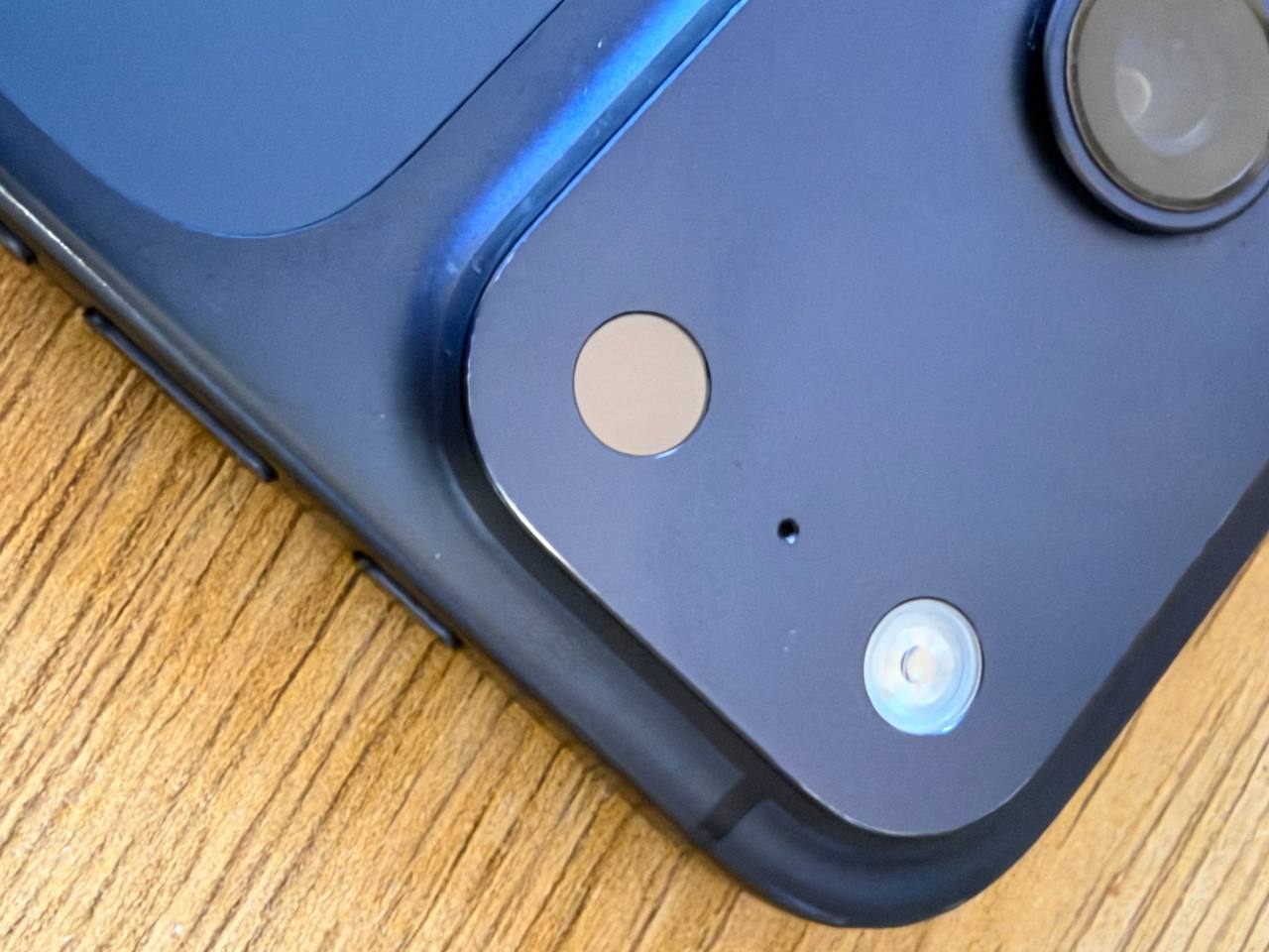 iPhone 17 Pro Max 256 ГБ eSIM-only Deep Blue