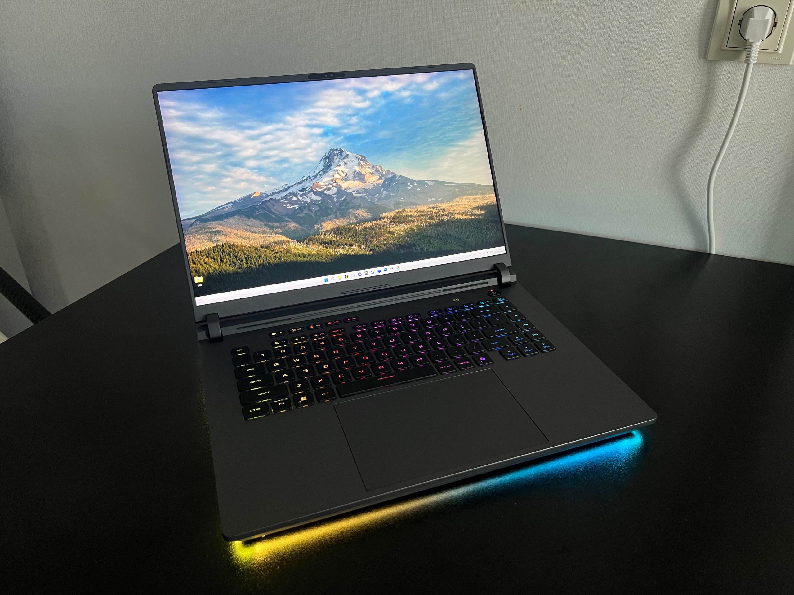 Ноутбук Asus ROG Strix G16 (G615LR)