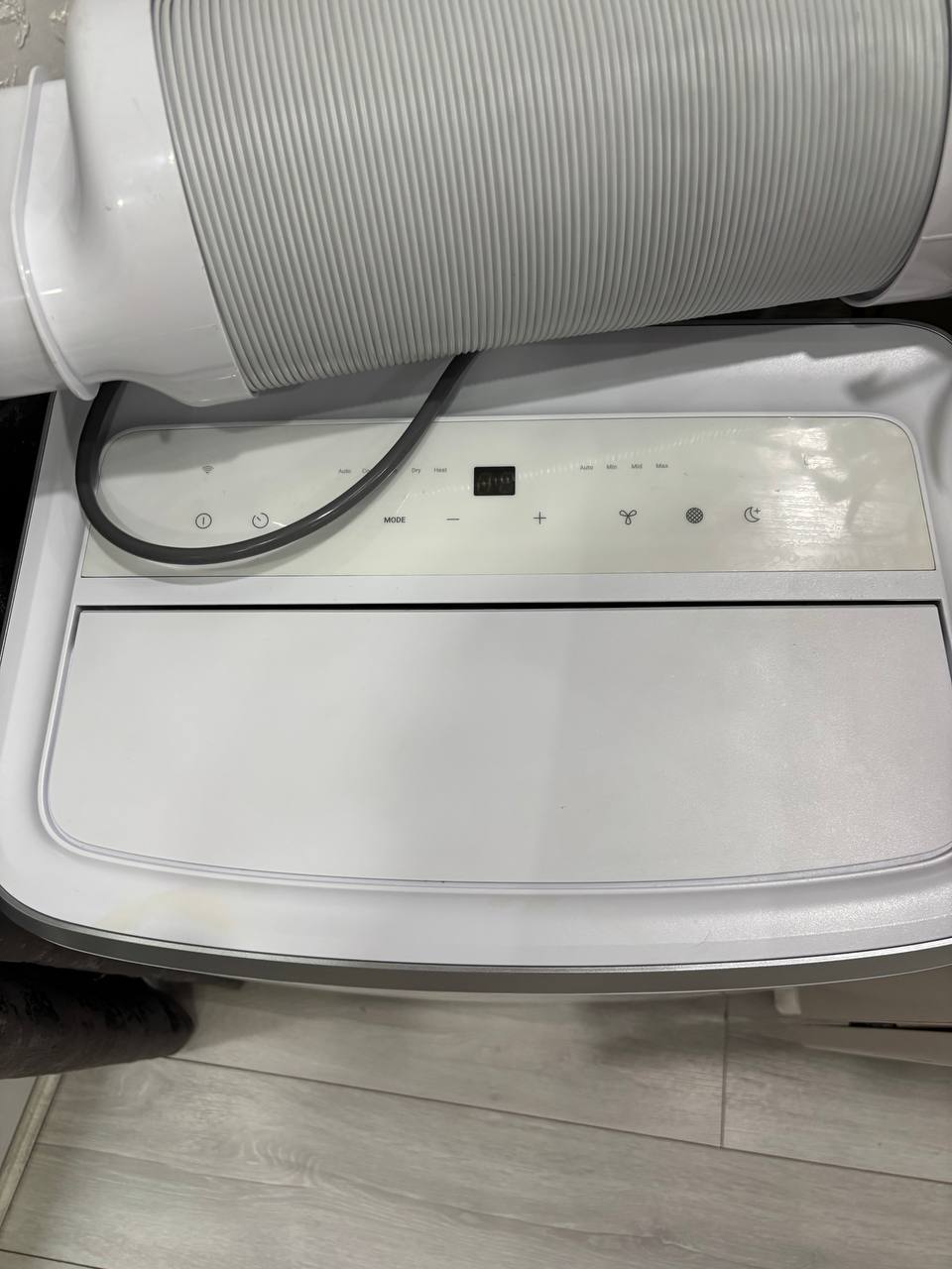 Напольный кондиционер Electrolux