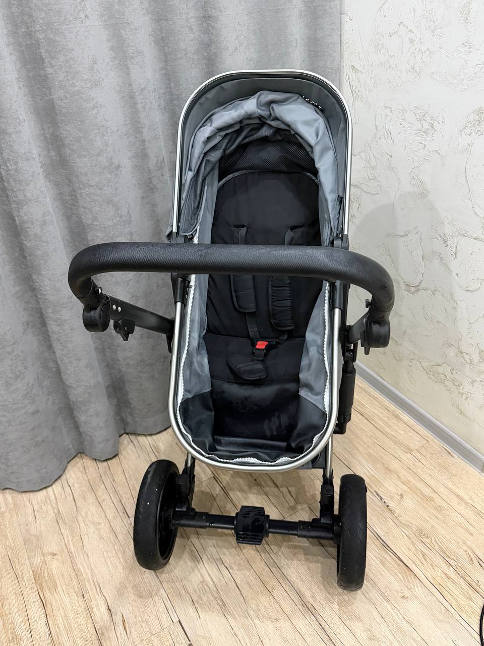 Коляска Kidilo 3 в 1 (люлька, прогулочный блок, автокресло)