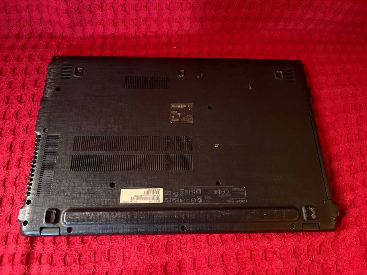 Ноутбук Acer с Intel Core i3-5005U, 8GB RAM