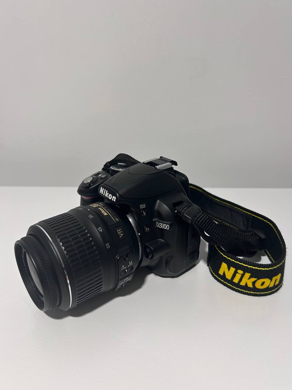 Зеркальный фотоаппарат Nikon D3100 + объектив 18-55mm VR