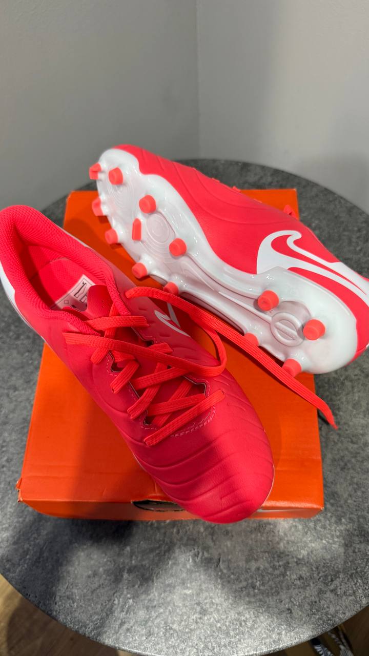 Футбольные бутсы Nike JR Legend 10 Club