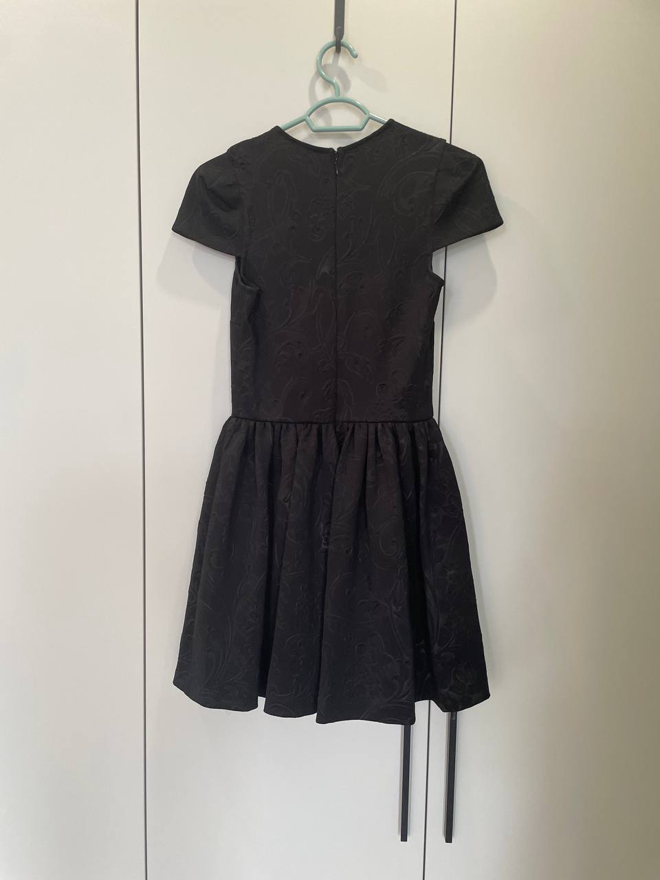 Чёрное платье Topshop с прозрачной вставкой